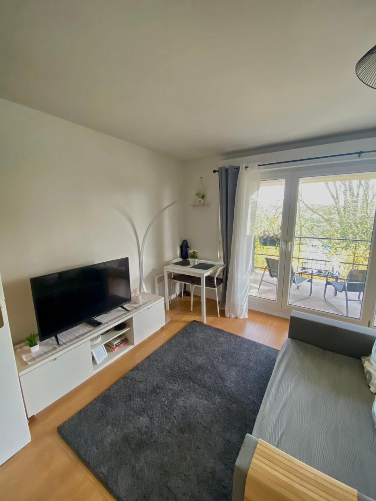 Cozy Riverfront Living, 5-Min Walk To Riverside Train Neuilly-Plaisance Eksteriør bilde