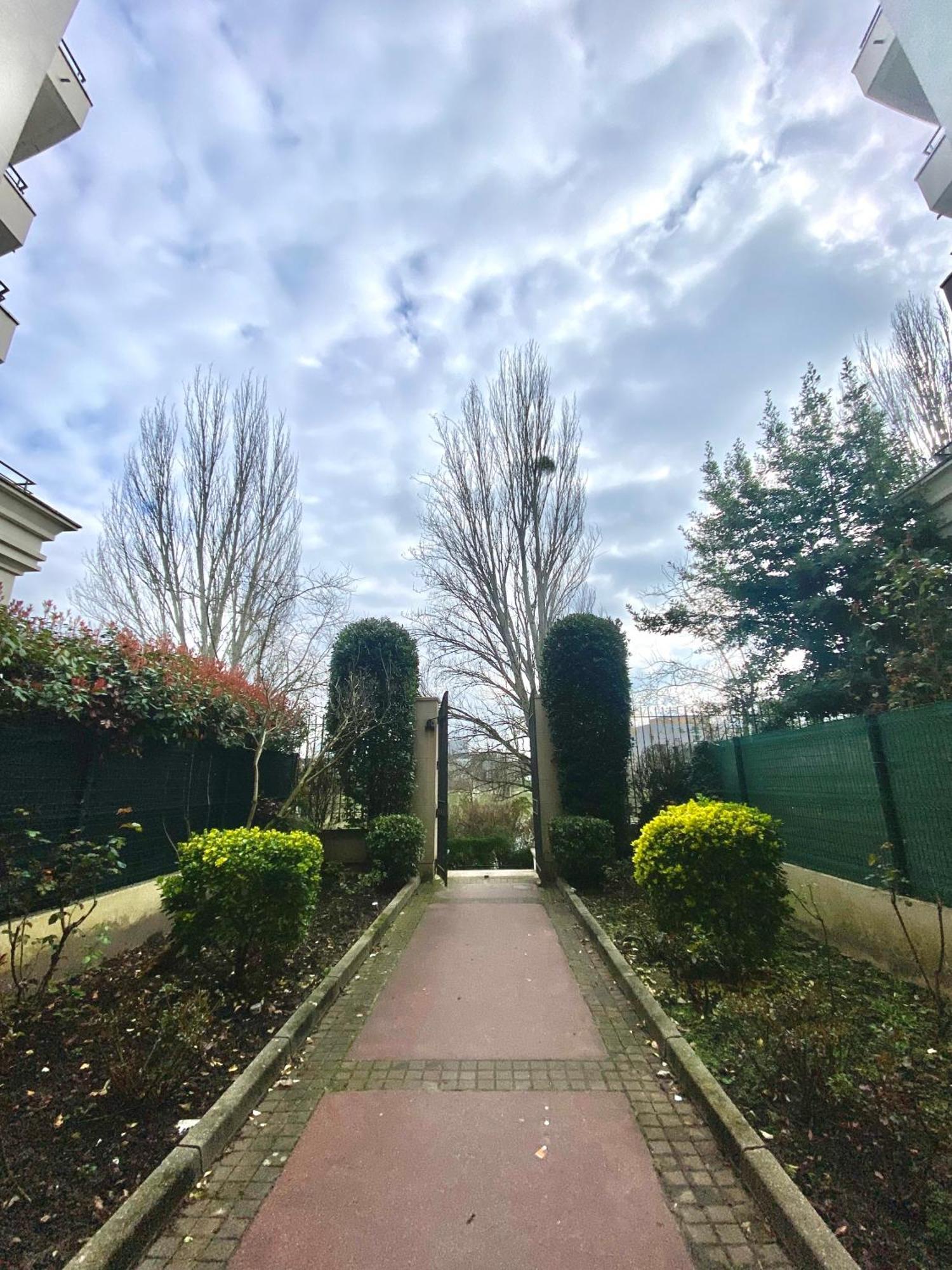 Cozy Riverfront Living, 5-Min Walk To Riverside Train Neuilly-Plaisance Eksteriør bilde